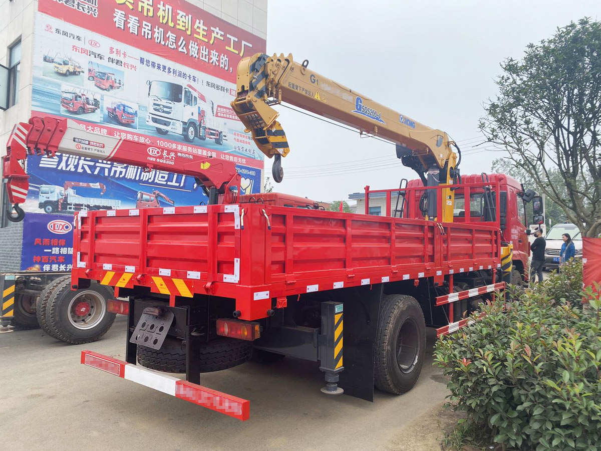 國(guó)六東風(fēng)華神F5排半上裝徐工8噸直臂式吊機(jī)隨車吊